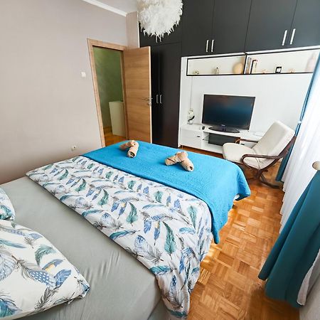 Apartman Julija Donji Milanovac Esterno foto