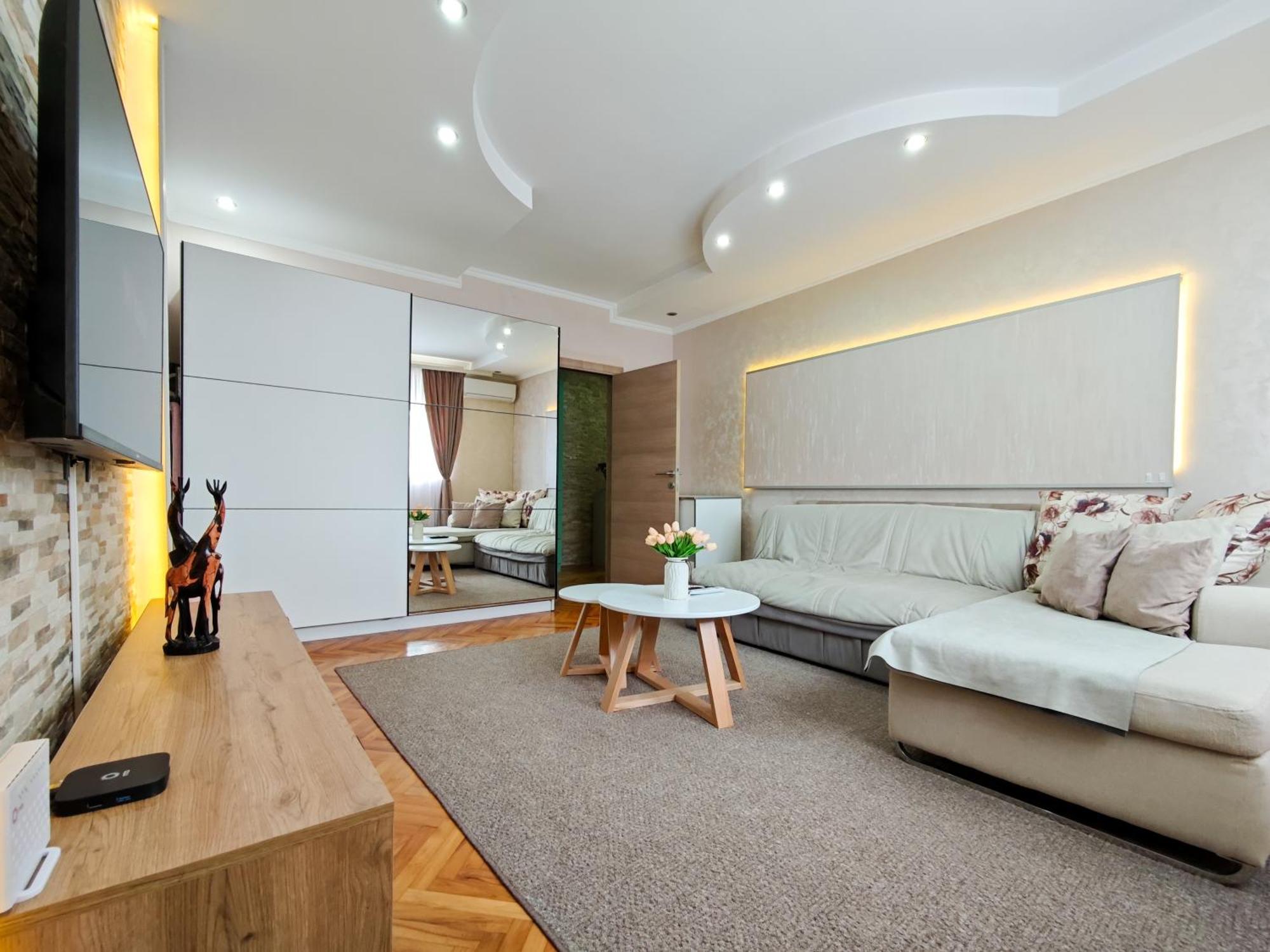 Apartman Julija Donji Milanovac Esterno foto