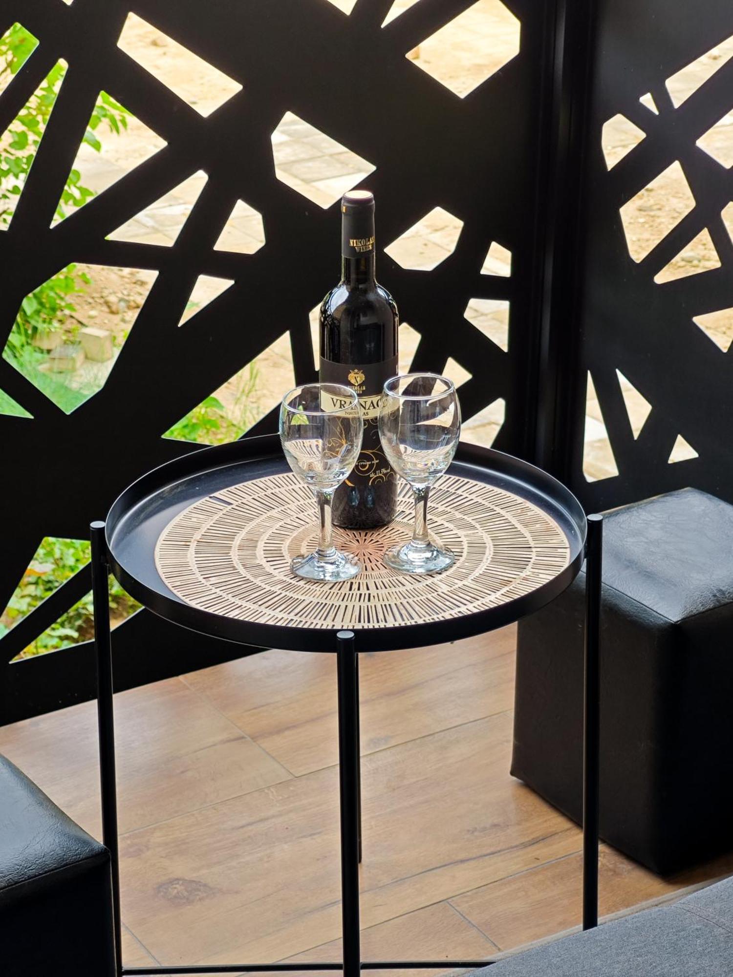 Apartman Julija Donji Milanovac Esterno foto