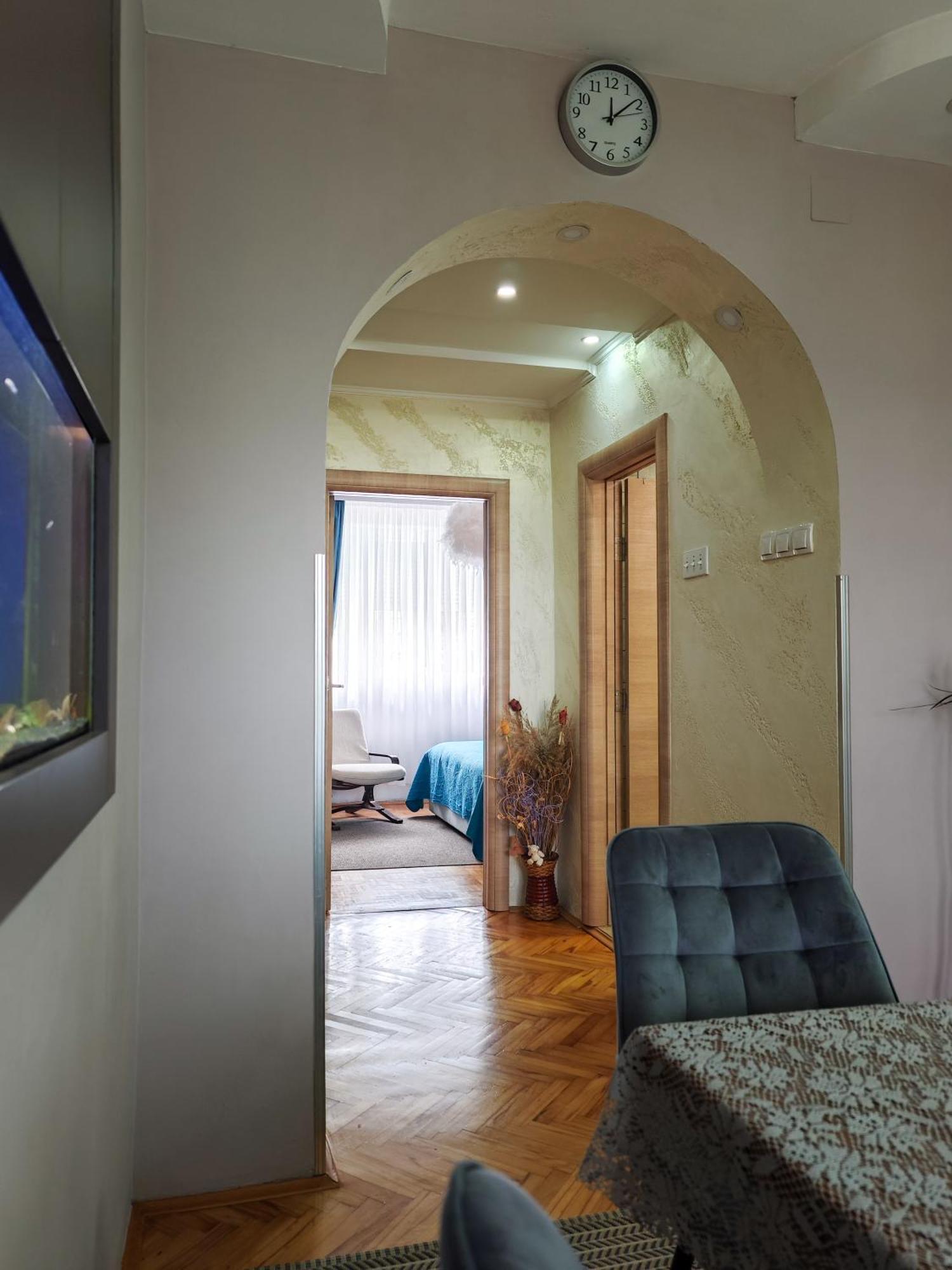 Apartman Julija Donji Milanovac Esterno foto