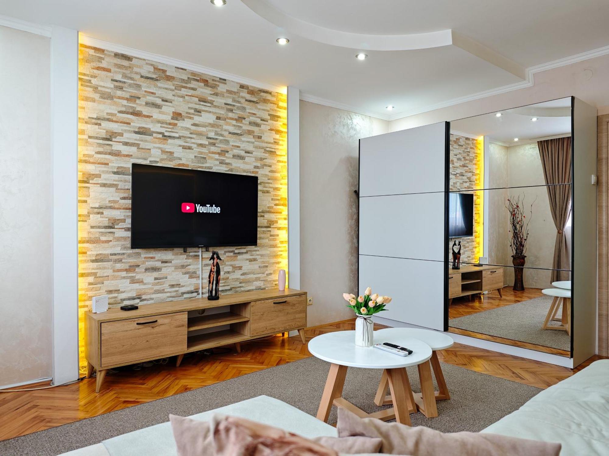 Apartman Julija Donji Milanovac Esterno foto