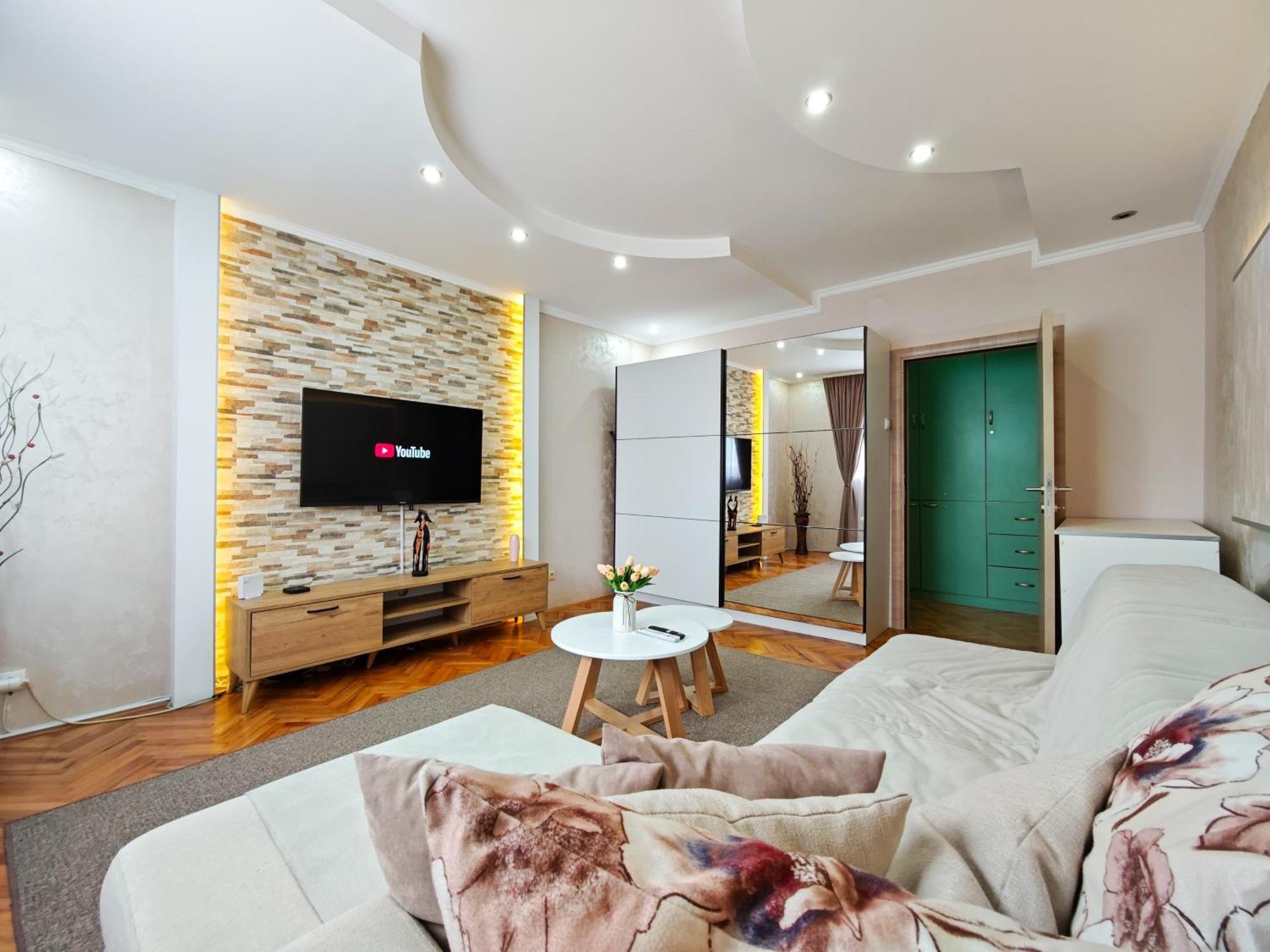 Apartman Julija Donji Milanovac Esterno foto