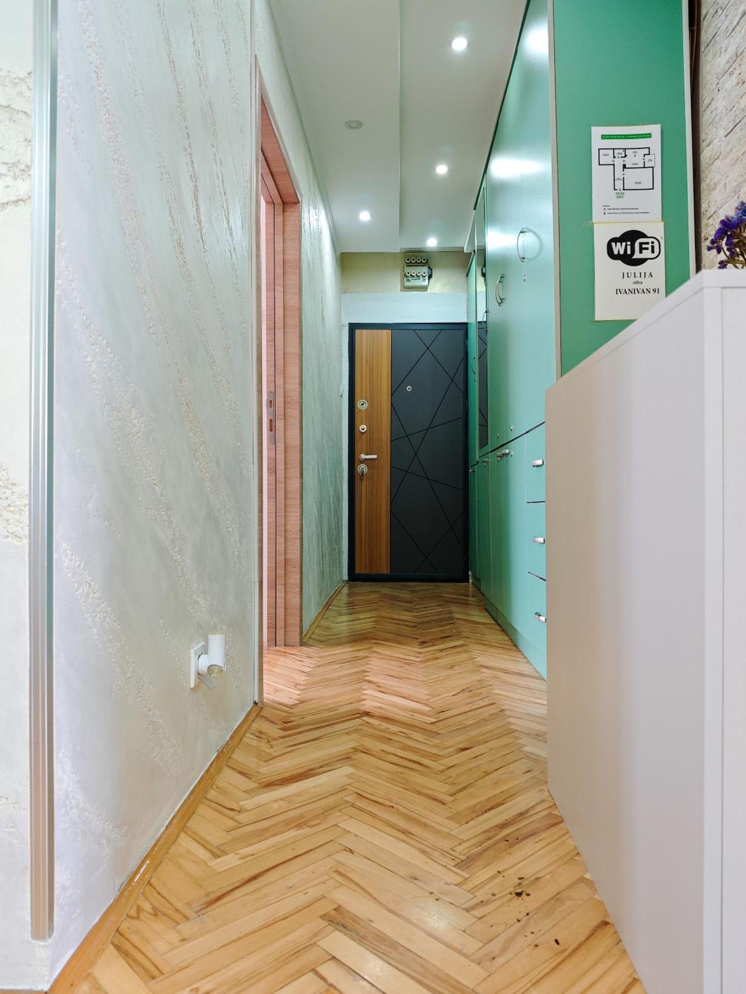 Apartman Julija Donji Milanovac Esterno foto